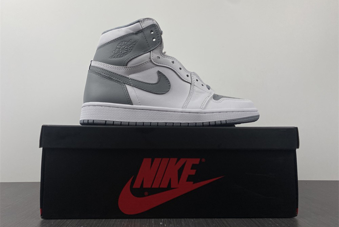 Air Jordan 1 High OG ‘Stealth 555088-037