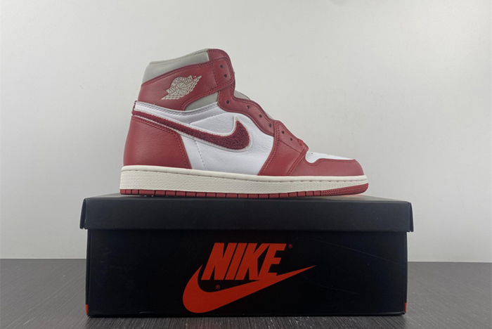 Air Jordan 1 High OG WMNS “Newstalgia”  DJ4891-061