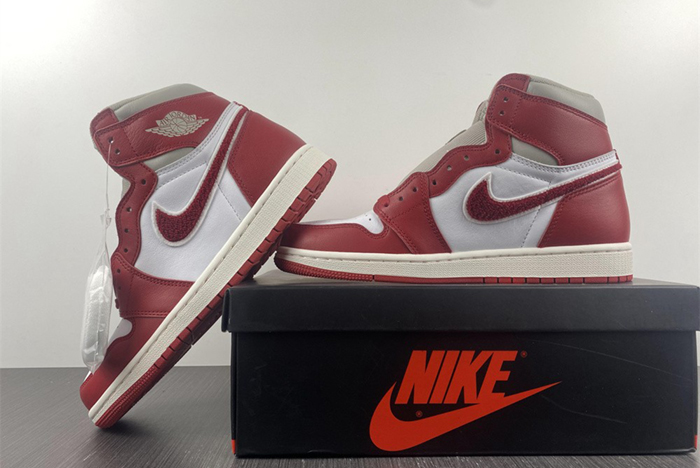 Air Jordan 1 High OG WMNS “Newstalgia”  DJ4891-061
