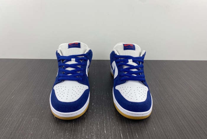 Nike SB Dunk Low “Los Angeles Dodgers” DO9395-400