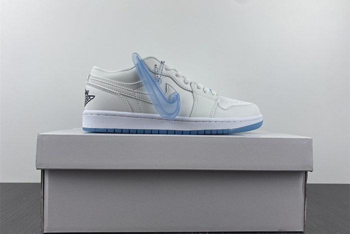 Nike Air Jordan 1 Low  DA8301-101