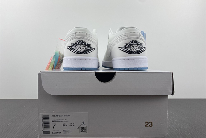 Nike Air Jordan 1 Low  DA8301-101