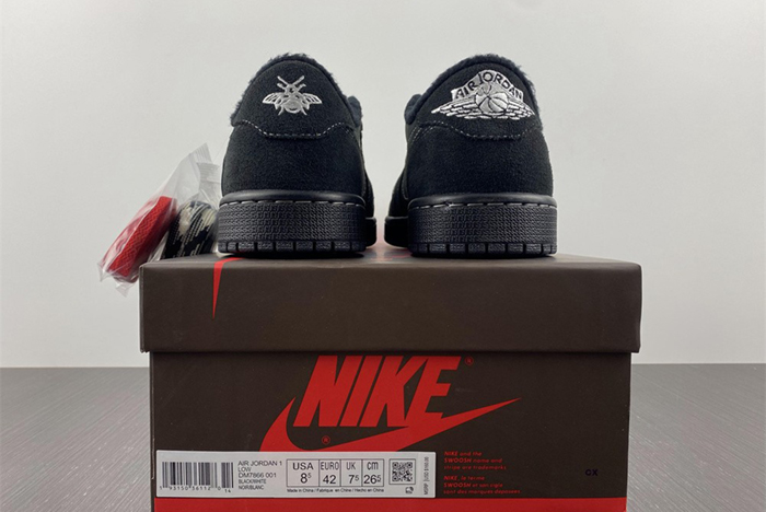 Travis Scott x Air Jordan 1 Low OG AJ1 DM7866-001 1