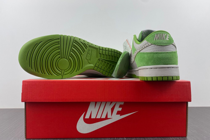 Dunk Low "Safari Swoosh"  DR0156-300