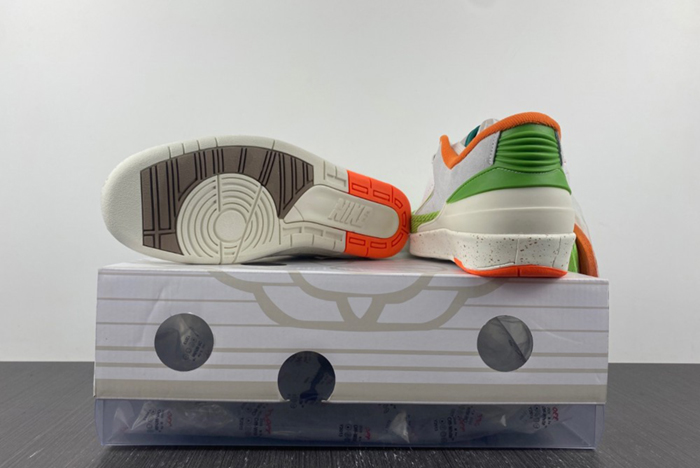 AJ2 Low x Titan DV6206-183