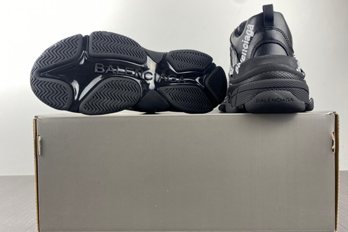 Ba*len*cia*ga triple s  536737 w2fab1090