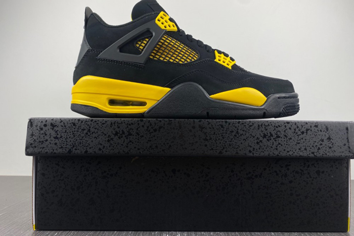 Jordan 4 Retro Thunder 308497-008
