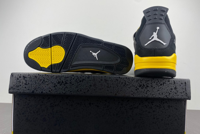 Jordan 4 Retro Thunder 308497-008