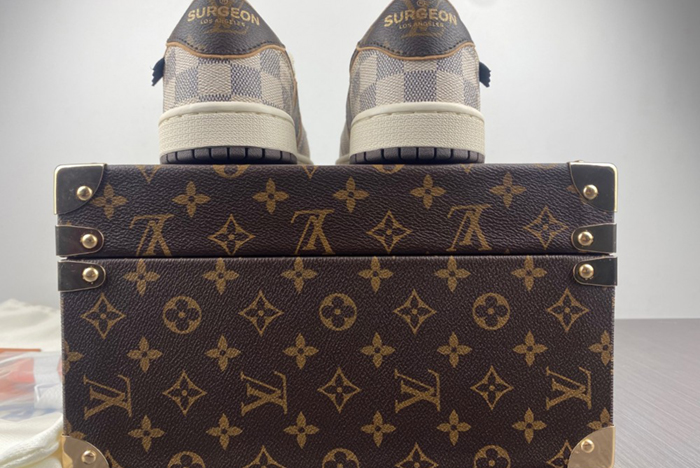 Nike Air Force 1 LV Low