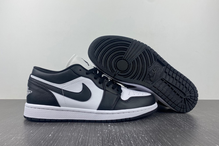 Air Jordan 1 Low “Panda” DC0774-101