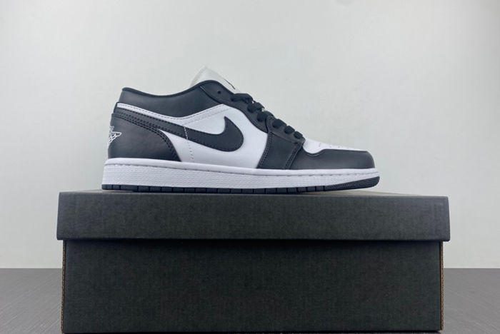 Air Jordan 1 Low “Panda” DC0774-101