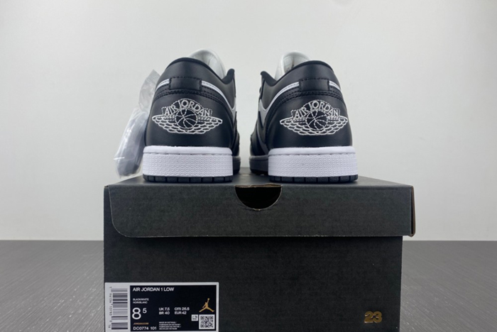 Air Jordan 1 Low “Panda” DC0774-101