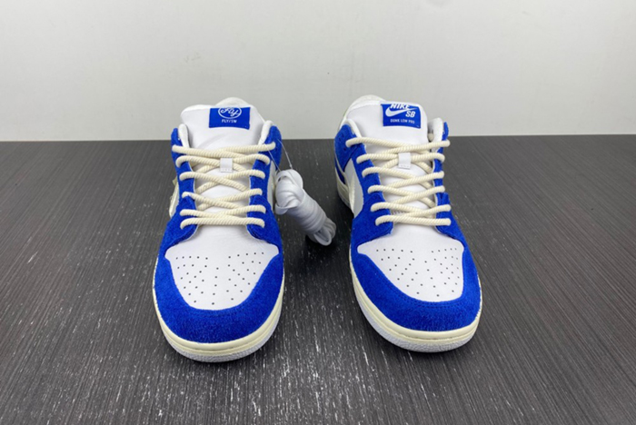 Fly Streetwear x Nike SB Dunk Low DQ5130-400