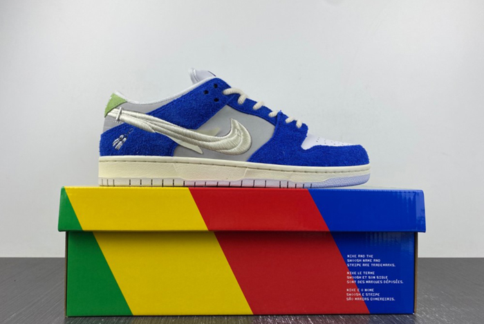 Fly Streetwear x Nike SB Dunk Low DQ5130-400