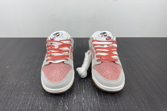 Nike Dunk Low SE DO9457-110