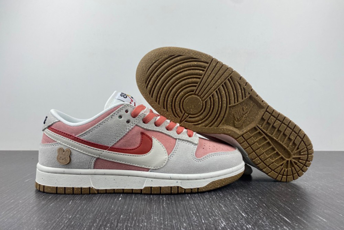 Nike Dunk Low SE DO9457-110