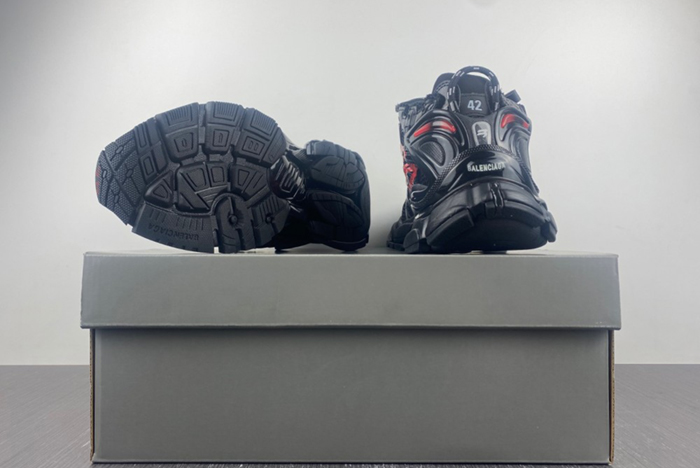 Ba*len*cia*ga runner w3rb1 0102