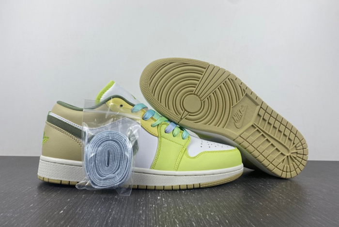 （NIKE）AIR JORDAN 1 LOW AJ1 FD9906-131