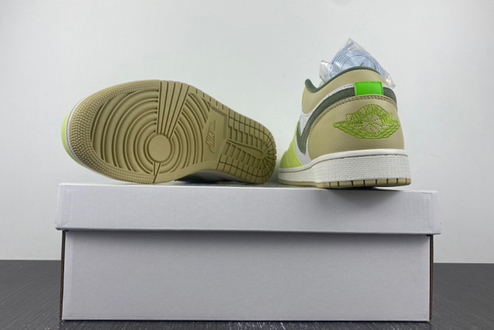 （NIKE）AIR JORDAN 1 LOW AJ1 FD9906-131