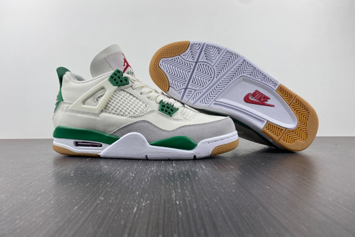 Nike SB x Air Jordan 4 ‘Pine Green’ DR5415-103