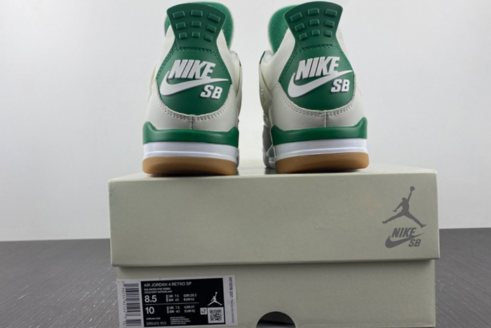 Nike SB x Air Jordan 4 ‘Pine Green’ DR5415-103
