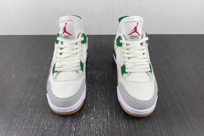 Nike SB x Air Jordan 4 ‘Pine Green’ DR5415-103