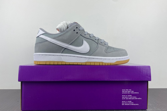 Nike SB Dunk Low “Grey Gum” DV5464-001