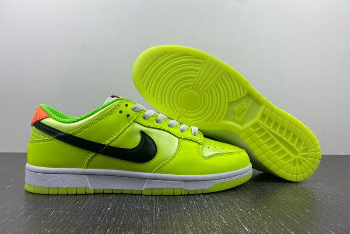 Nike Dunk Low “Glow in the Dark”  FJ4610-702