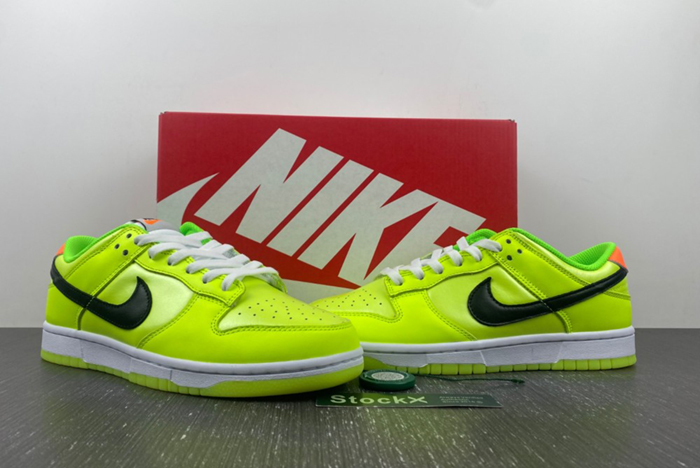 Nike Dunk Low “Glow in the Dark”  FJ4610-702