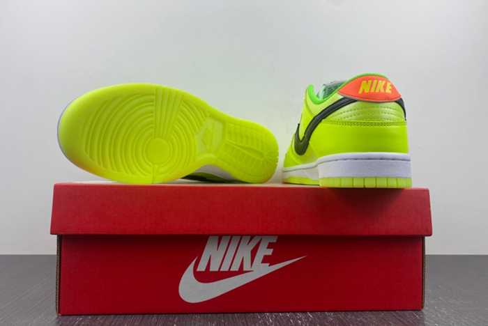 Nike Dunk Low “Glow in the Dark”  FJ4610-702