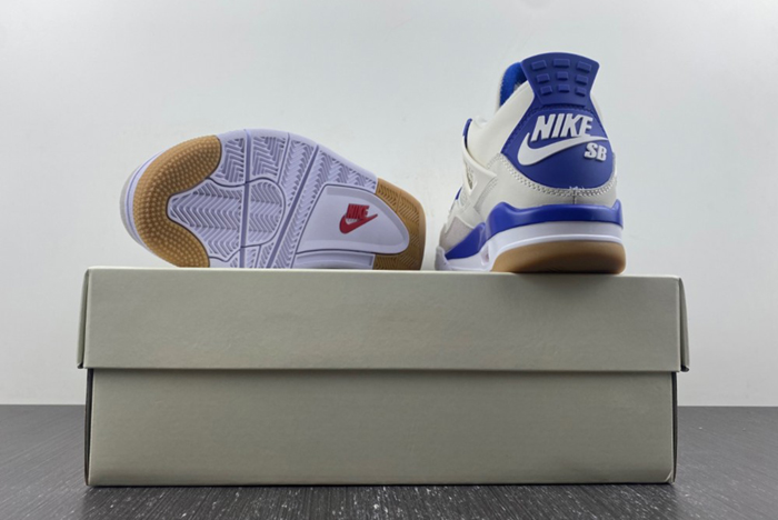 Nike SB x Air Jordan 4 ‘Pine Green’ DR5415-107