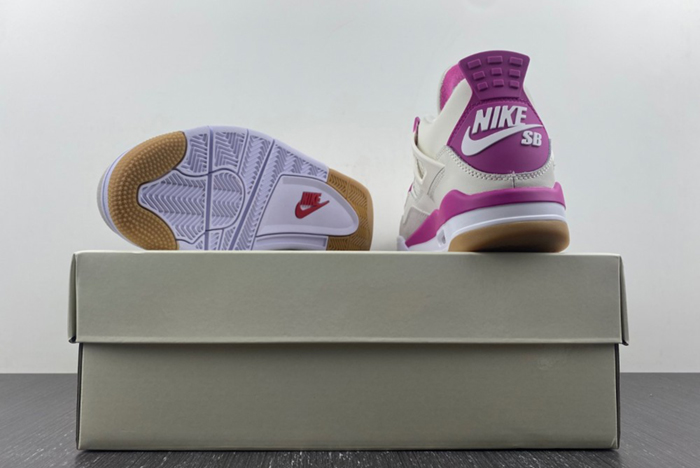 Nike SB x Air Jordan 4 ‘Pine Green’ DR5415-106