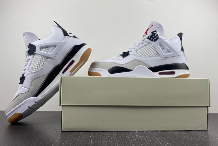 Nike SB x Air Jordan 4  DR5415-100