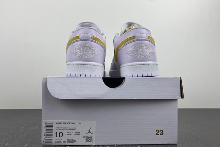 （NIKE）AIR JORDAN 1 LOW AJ1 DC0774-501