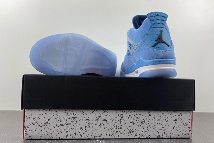Air Jordan 4 Retro UNC PE AJ4 1032070