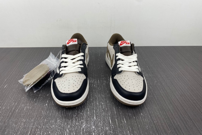 Travis Scott x Air Jordan 1 Low DM7866-902