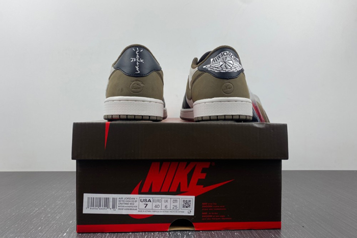 Travis Scott x Air Jordan 1 Low DM7866-902