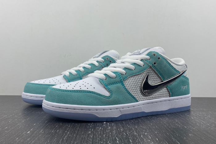 Dunk SDCAI*NIKE SB Low FD2562-400