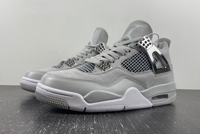 Air Jordan 4 WMNS “Frozen Moments” AQ9129-001