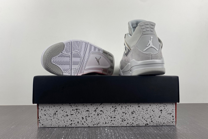 Air Jordan 4 WMNS “Frozen Moments” AQ9129-001
