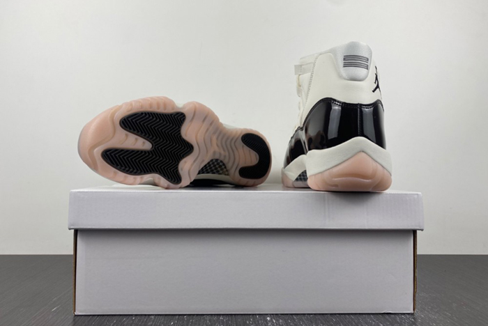 Air Jordan 11 WMNS “Neapolitan” AR0715-101