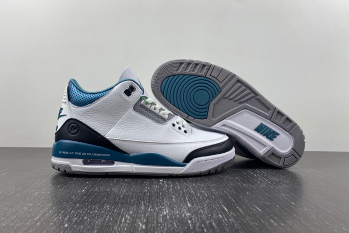 Air Jordan 3 Retro  136064-660