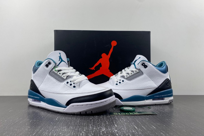 Air Jordan 3 Retro  136064-660