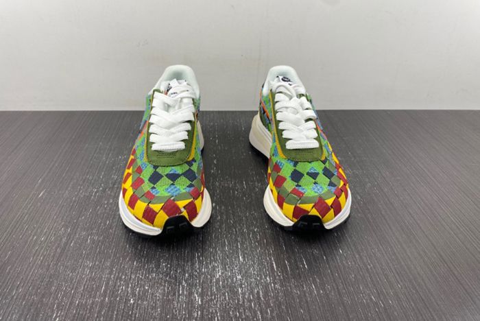 sacai x Nike Waffle Woven Green Gusto  DR5209-300