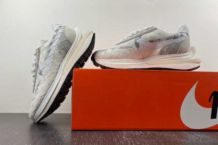 sacai x Nike Waffle Woven Green Gusto DR5209-100