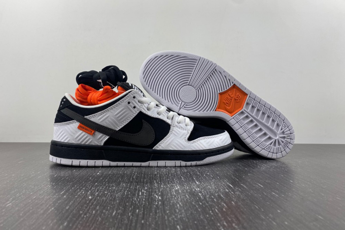 TIGHTBOOTH x Nike SB Dunk Low FD2629-100
