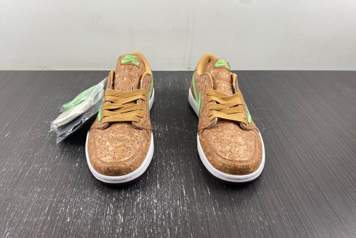 Travis Scott x Air Jordan 1 Low DM7866-922
