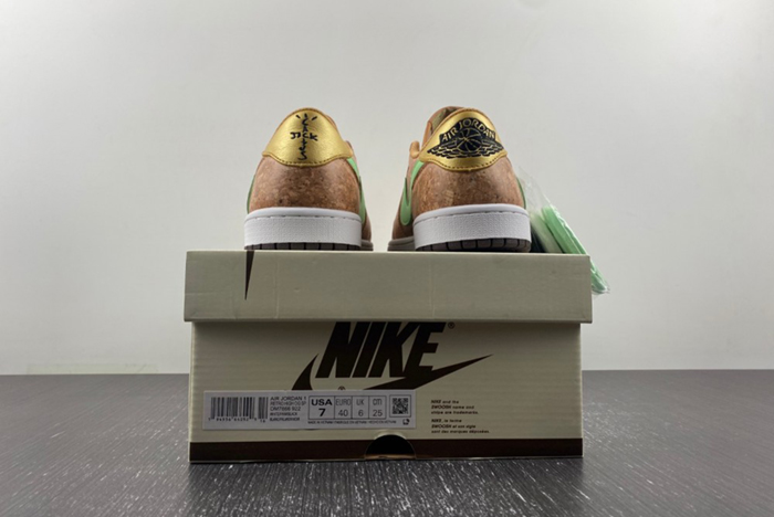 Travis Scott x Air Jordan 1 Low DM7866-922