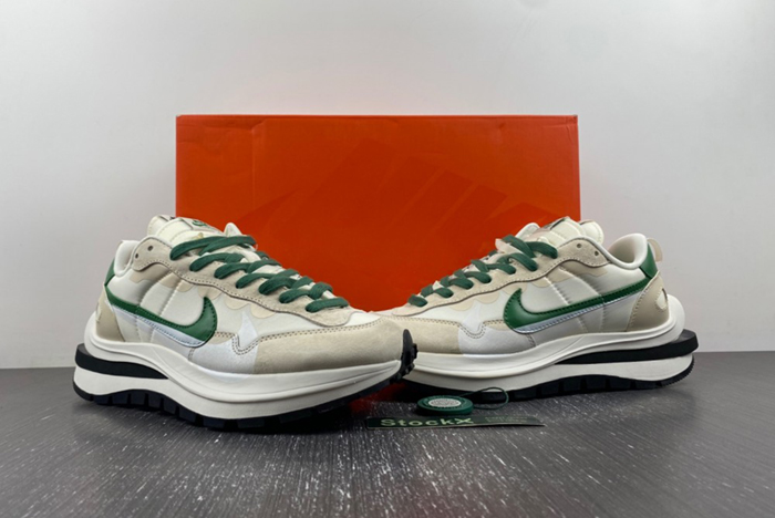 Sacai x VaporWaffle “Tour Yellow ” DD1875-102