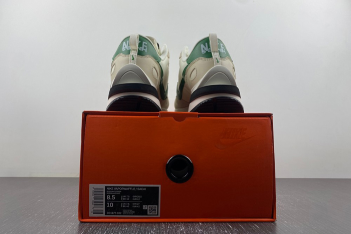 Sacai x VaporWaffle “Tour Yellow ” DD1875-102